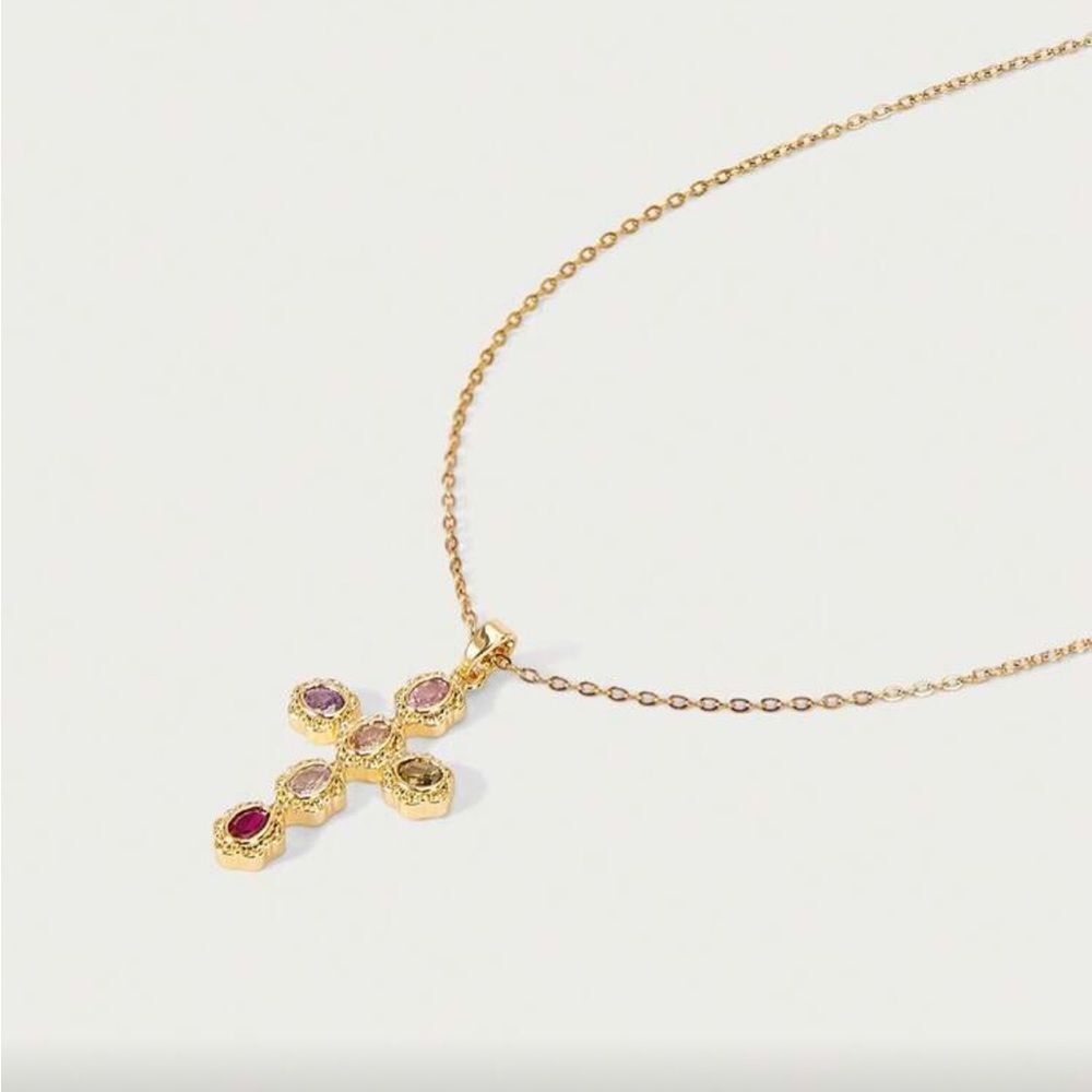 Elegant Cross Pendant Necklace R115